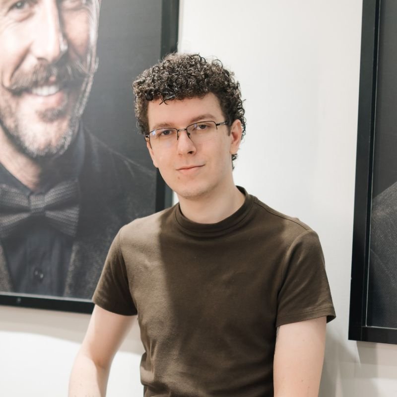 Alex, barbeiro da Barbearia Lumberjack