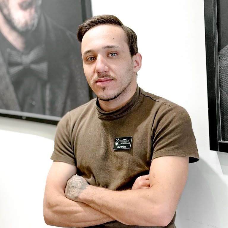 Pablo, barbeiro da Barbearia Lumberjack